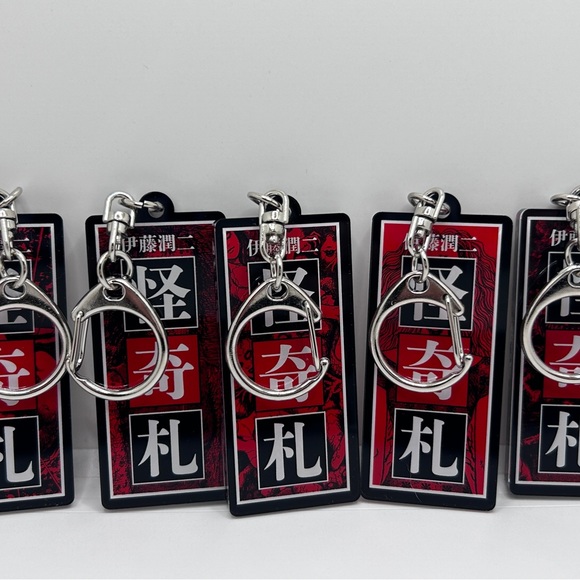 Junji Ito Pop up store Official Merch, acrylic blocks, badges, keychains set - Picture 5 of 15